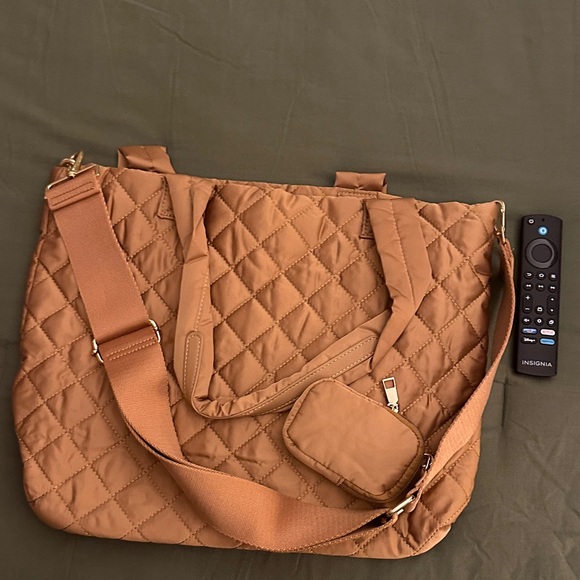 Elegant Quilted Tan Tote Bag Set - Picture 8 of 12